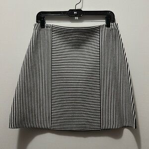 Theory Skirt - Strip Black & White - Size: Large